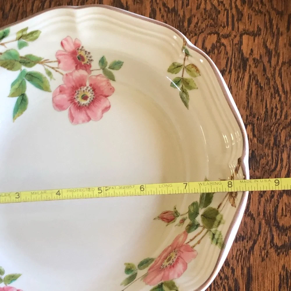 Estate. Mikasa Heritage Pink and White Dinnerware Floral Design - Picture 13 of 14